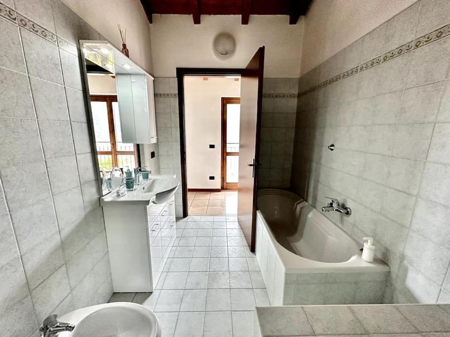 3Br Villetta Con Panoramica Sul Lago Несо Екстериор снимка