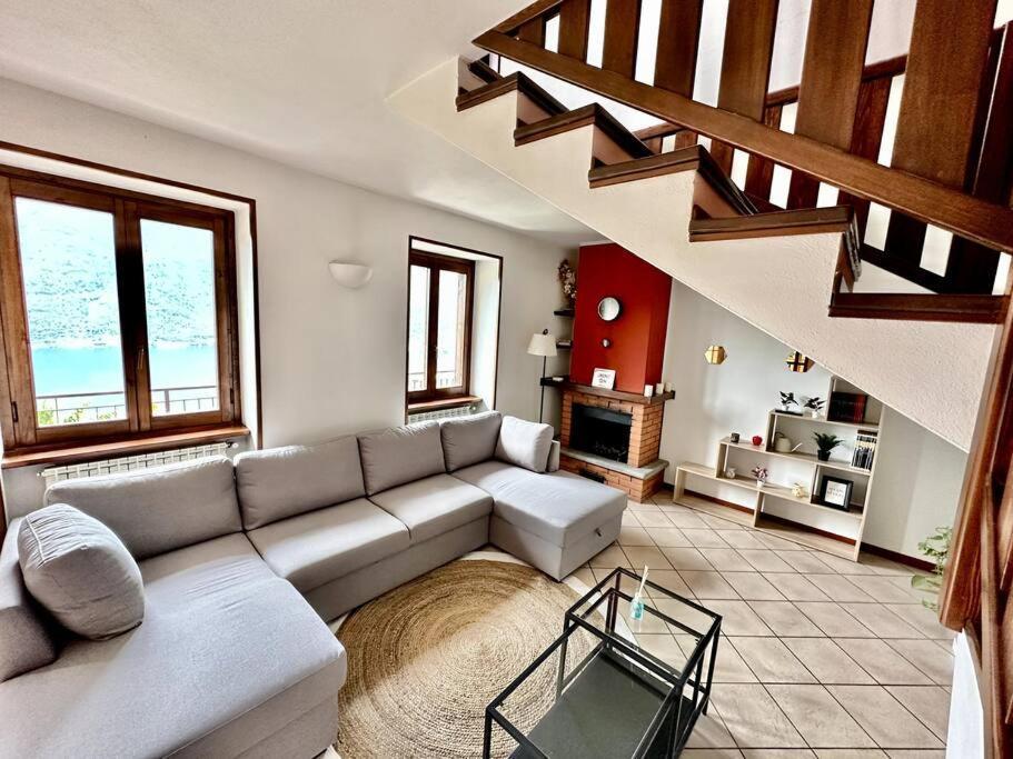 3Br Villetta Con Panoramica Sul Lago Несо Екстериор снимка